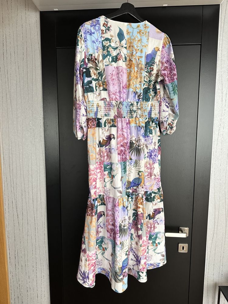 Pastelowa sukienka w kwiaty Shein 40