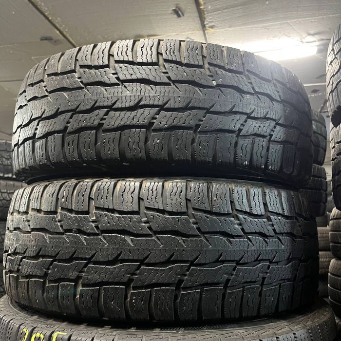 Пара зимової гуми 215/65/15с