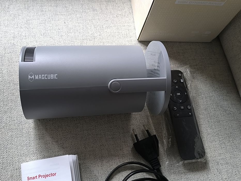 Mini projetor portátil HY300