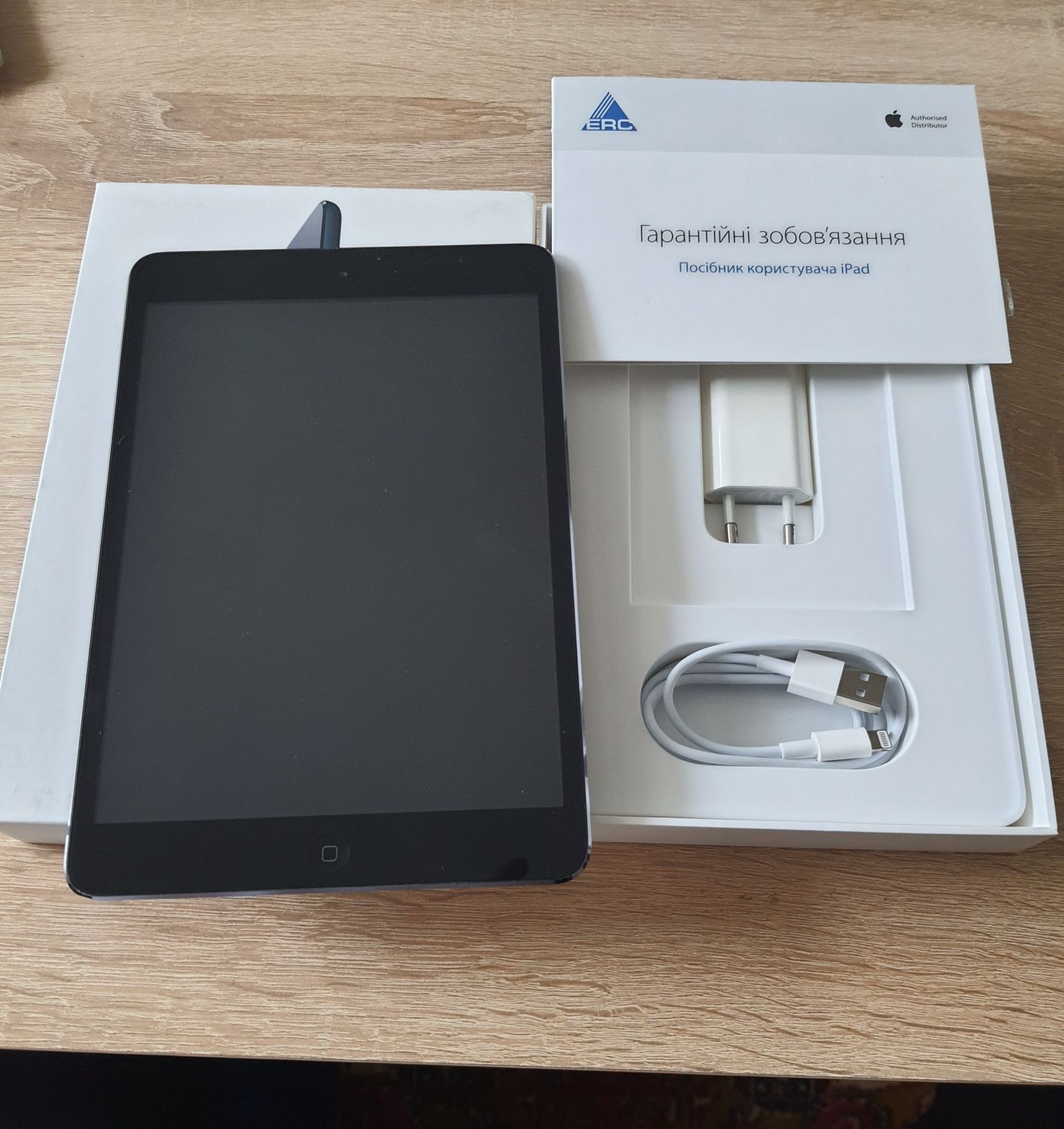 Планшет Apple iPad mini Wi-Fi 16 GB / A1432