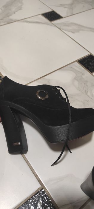 Ботинки взуття жіноче