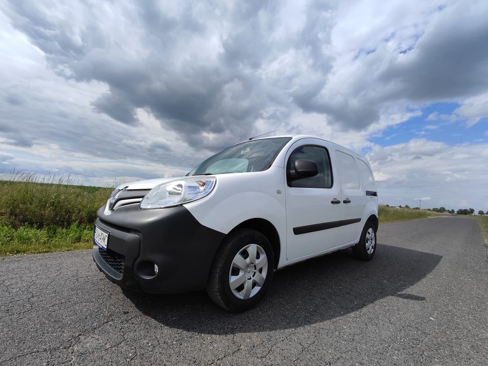Renault kangoo 1,5 DCI 6 drzwi 180 tyś km 2018 roku klima