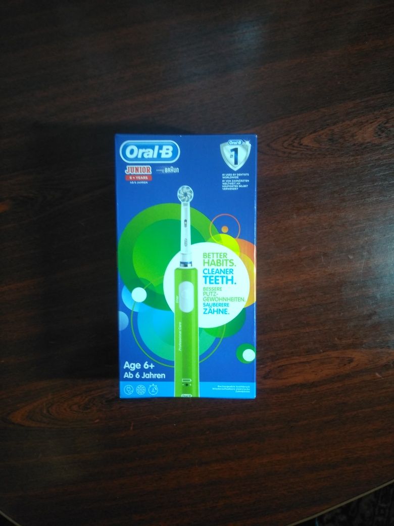 Дитяча електрична зубна щітка Oral-B Junior 6+  D16.513.1