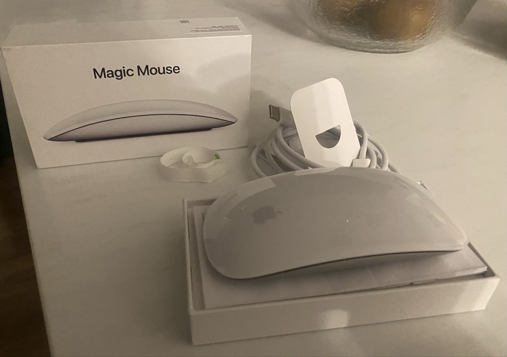 Magic Mouse (USB-C) - Superfície Multi-Touch