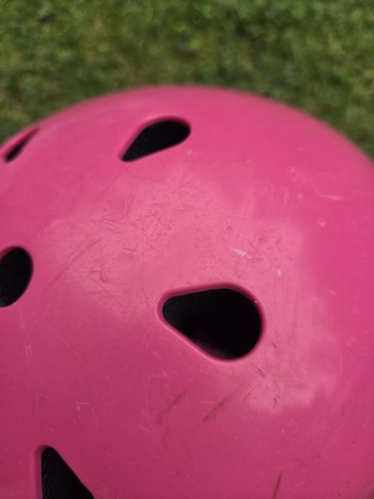 Kask rowerowy, na hulajnoge.