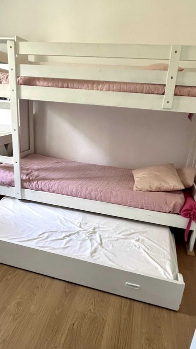 Cama Beliche Branco - IKEA (+ cama extra)