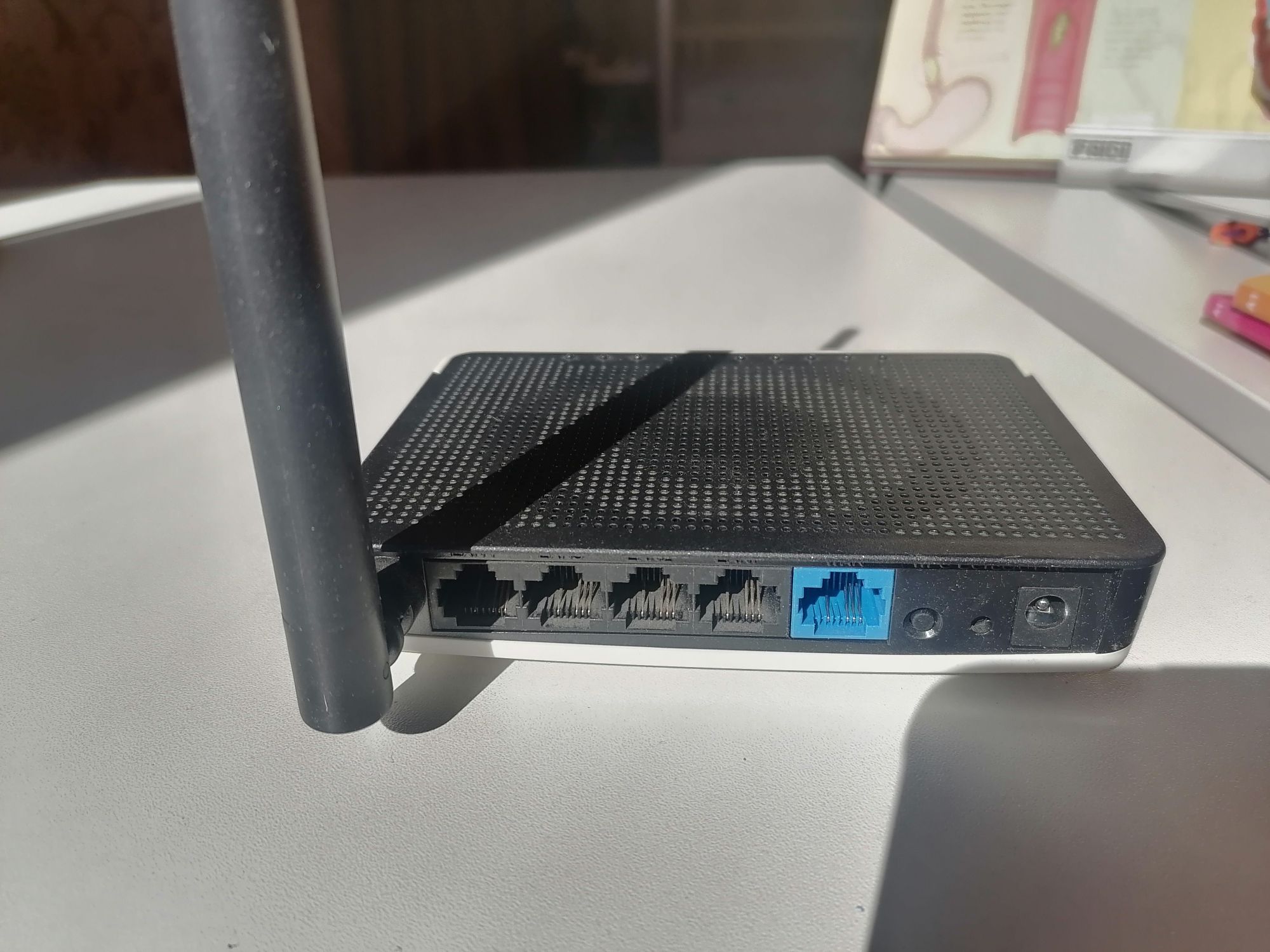 Роутер Netis WF2411R