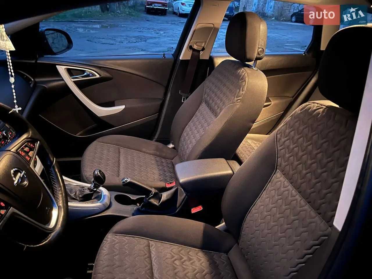 Opel Astra J 2013