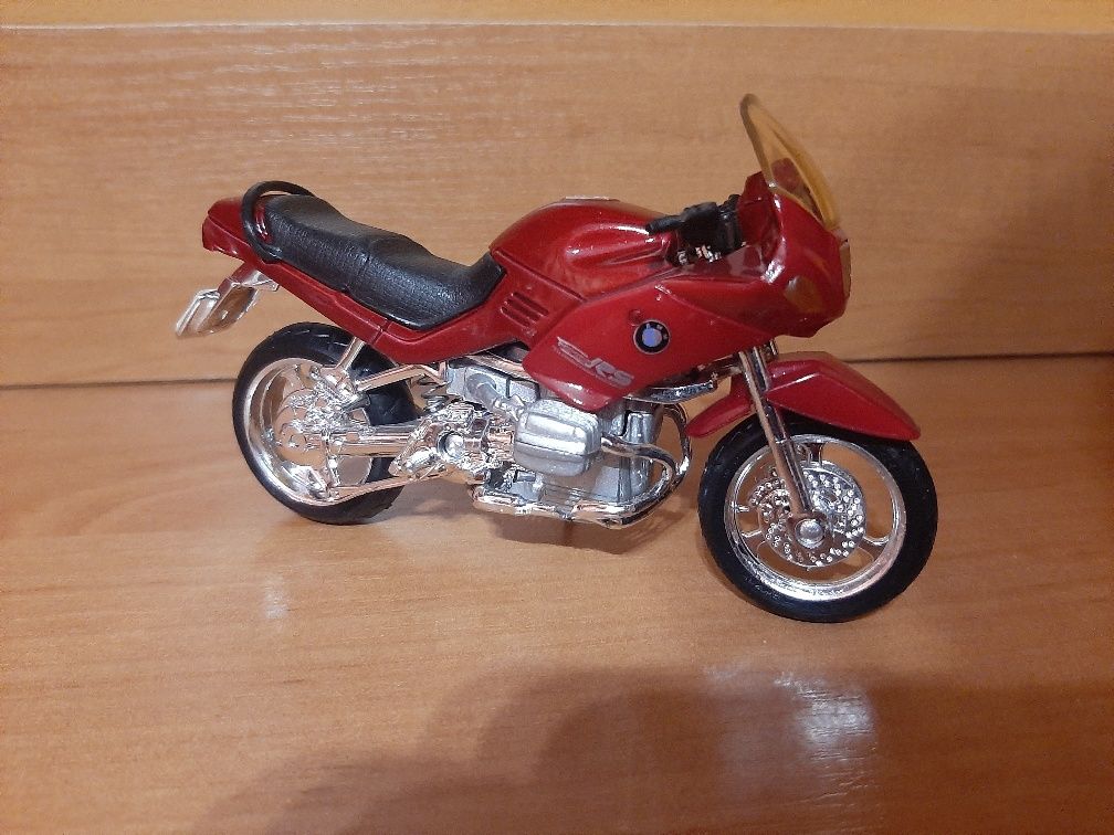 Мотоцикл BMW R1100RS Maisto 1:18