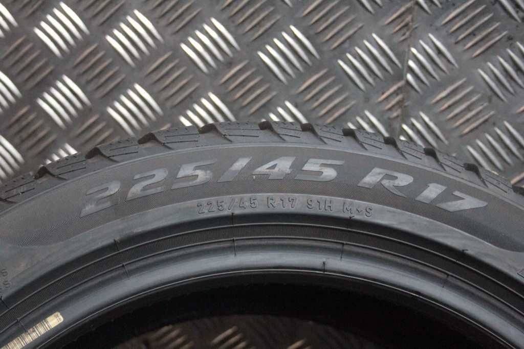 225/45/17 Pirelli Sottozero 3 225/45 R17 91H RSC RunFlat