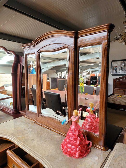 Cómoda em madeira maciça com tampo em pedra e espelho - ÓPTIMO ESTADO