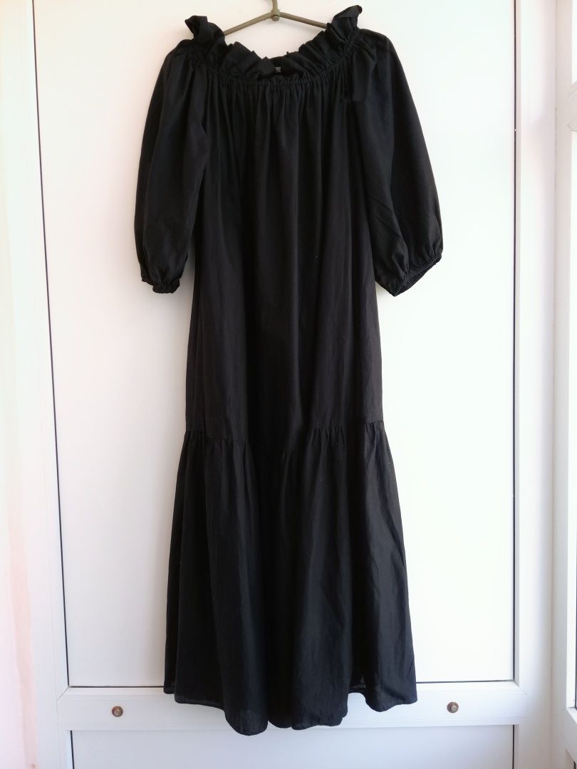 Платье H&M женское чёрное объёмное M-L