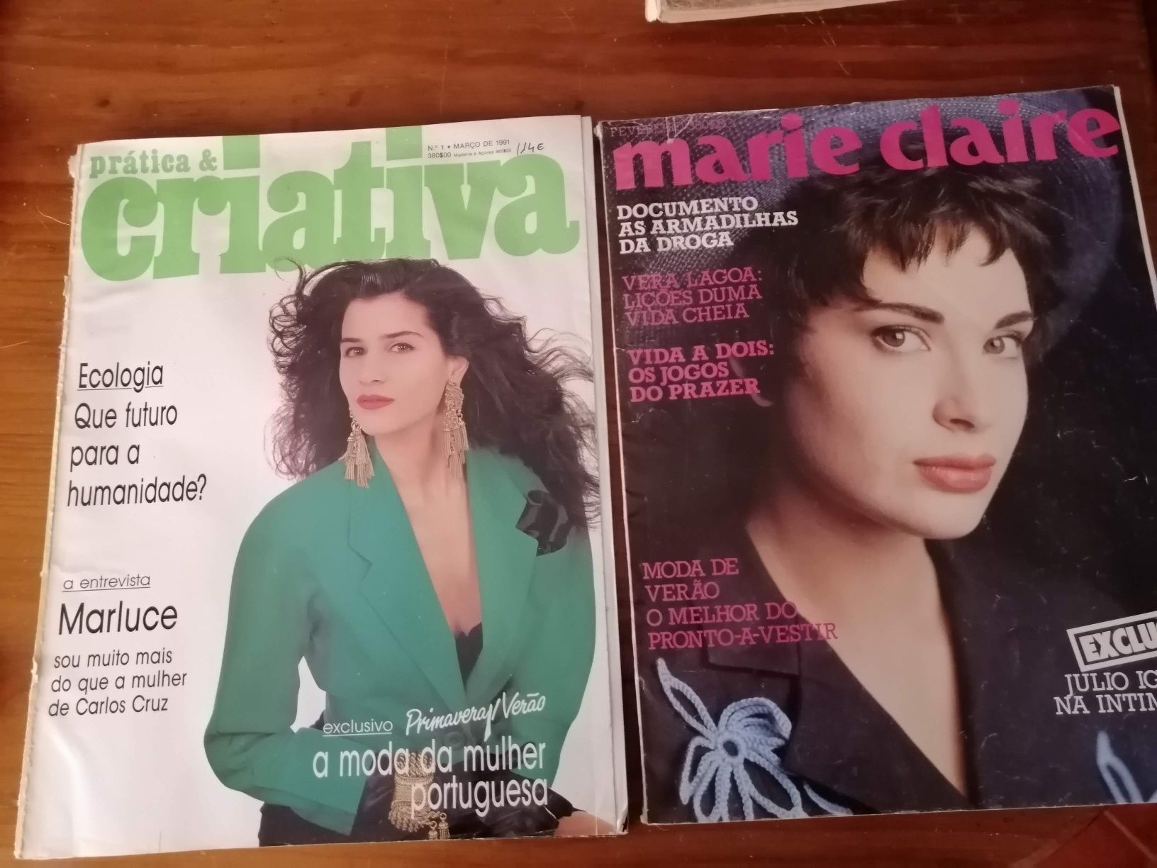 Muitas revistas.