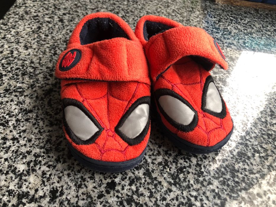 Дитячі тапочки на липучці Marvel людина-павук для садочка 14 см