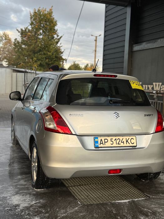 Продам автомобіль Suzuki swift 2011р