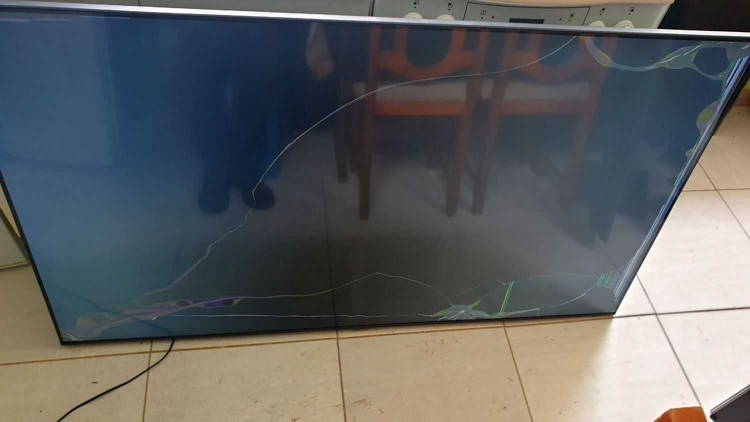 Telewizor Samsung GU65TU7199 Uszkodzony