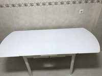 Mesa de cozinha branca lacada