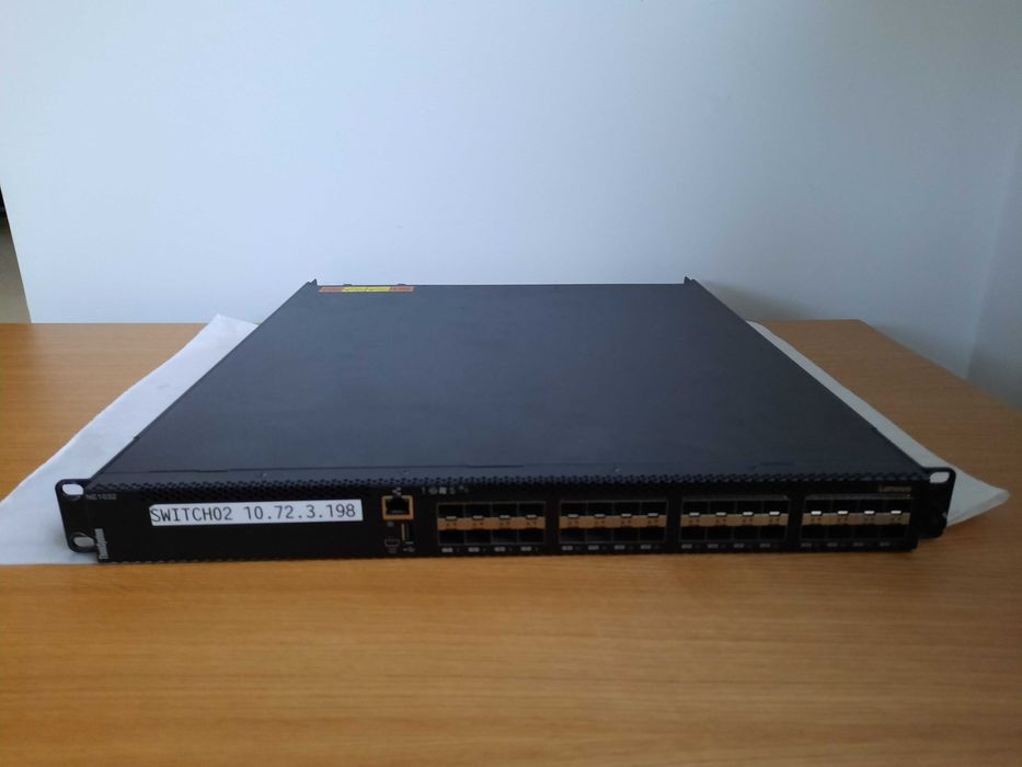 Lenovo Thinksystem NE1032 - rackswitch