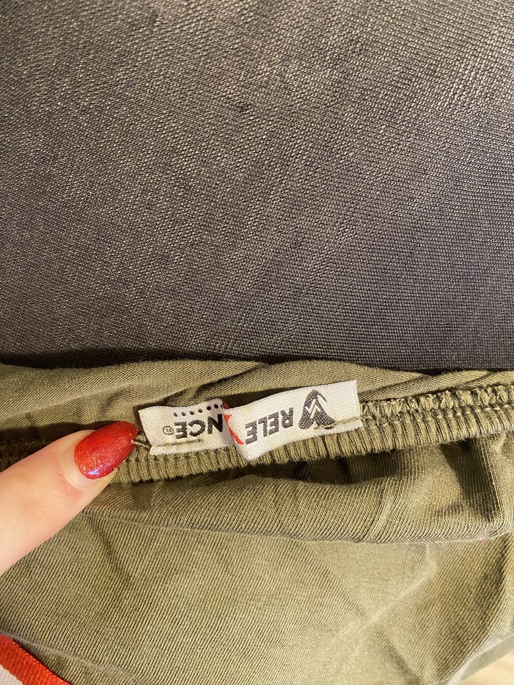 Sukienka khaki z baskinka