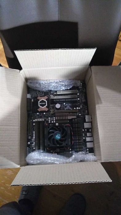 ASUS SABERTOOTH 990FX R2.0 материнка