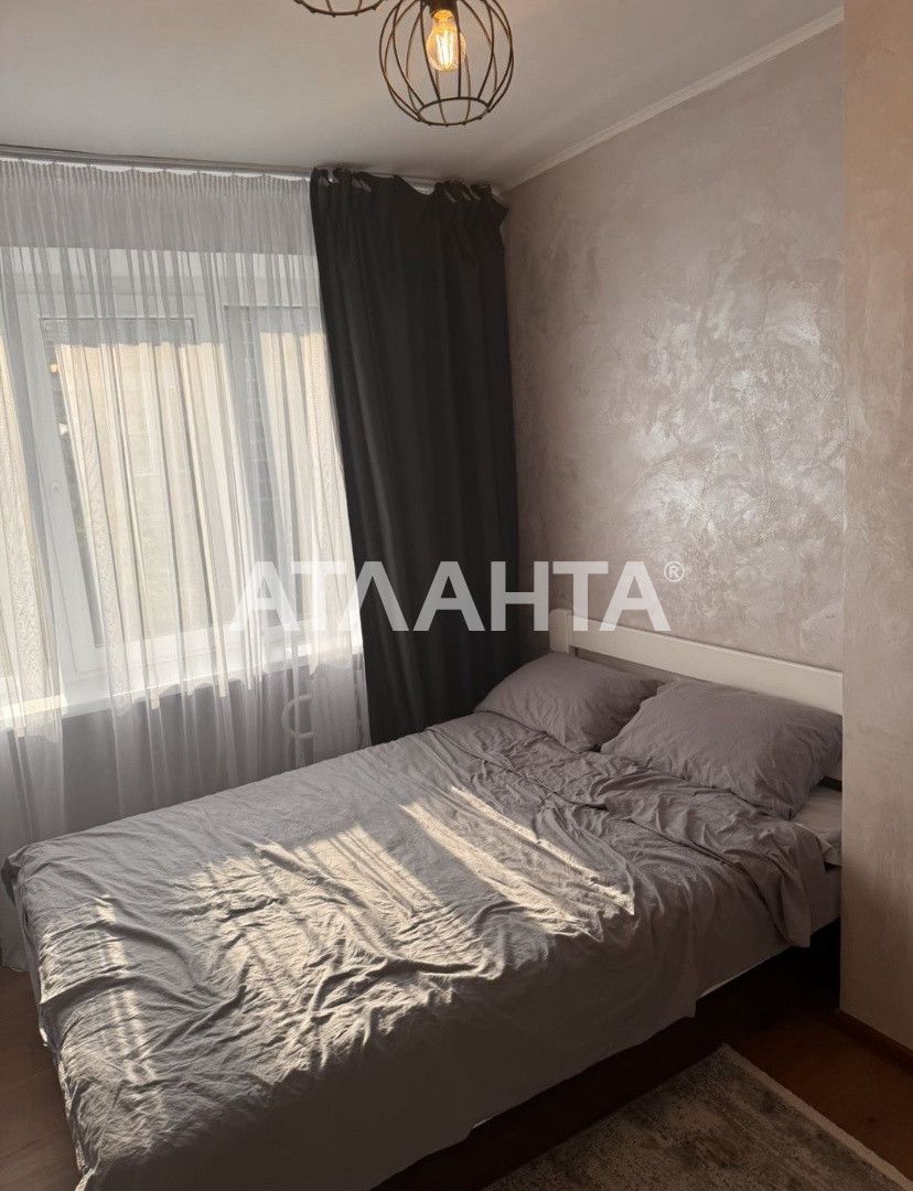 Продаж однокімнатної квартири (малосімейка), вул. Пулюя, 2.