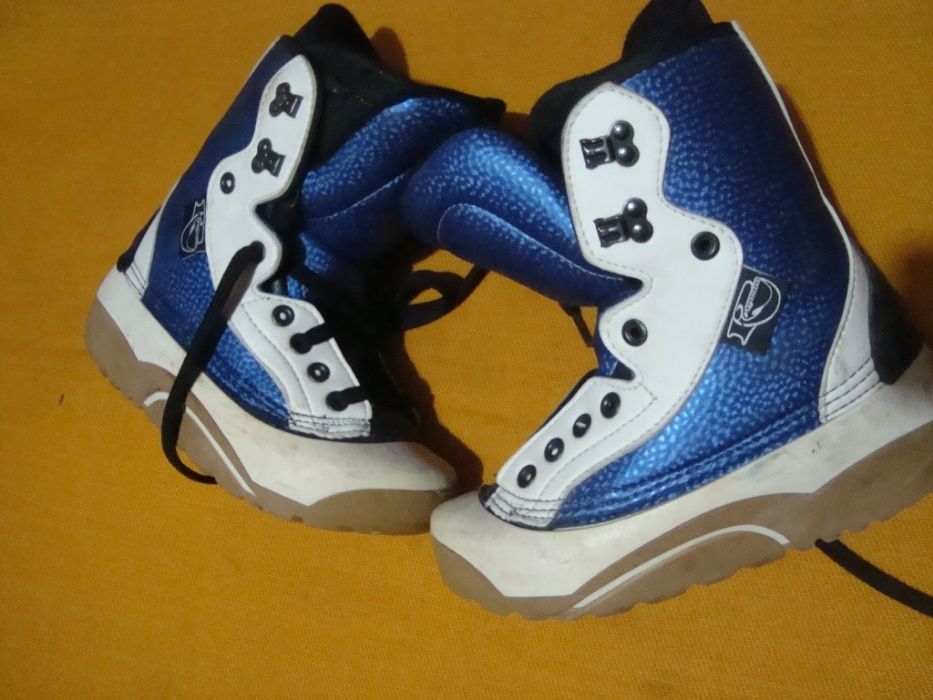 buty snoboardowe Shark -model Modes roz 37- 23.5 cm