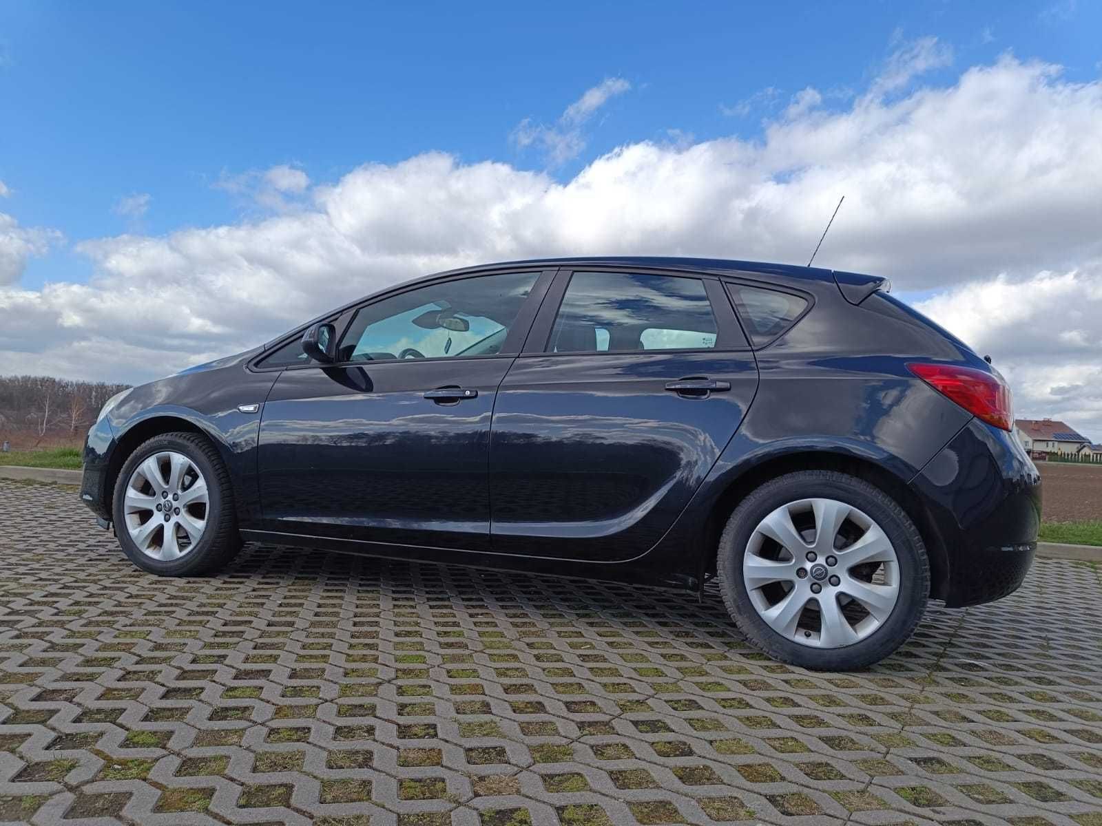 Opel Astra J, rok 2012 - 1.4 Eco benzyna + LPG