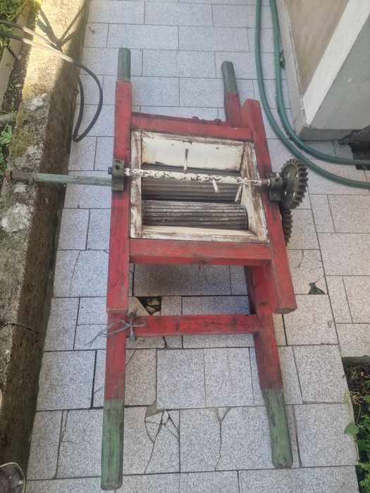 Esmagadora de vinho eletrica/ manual