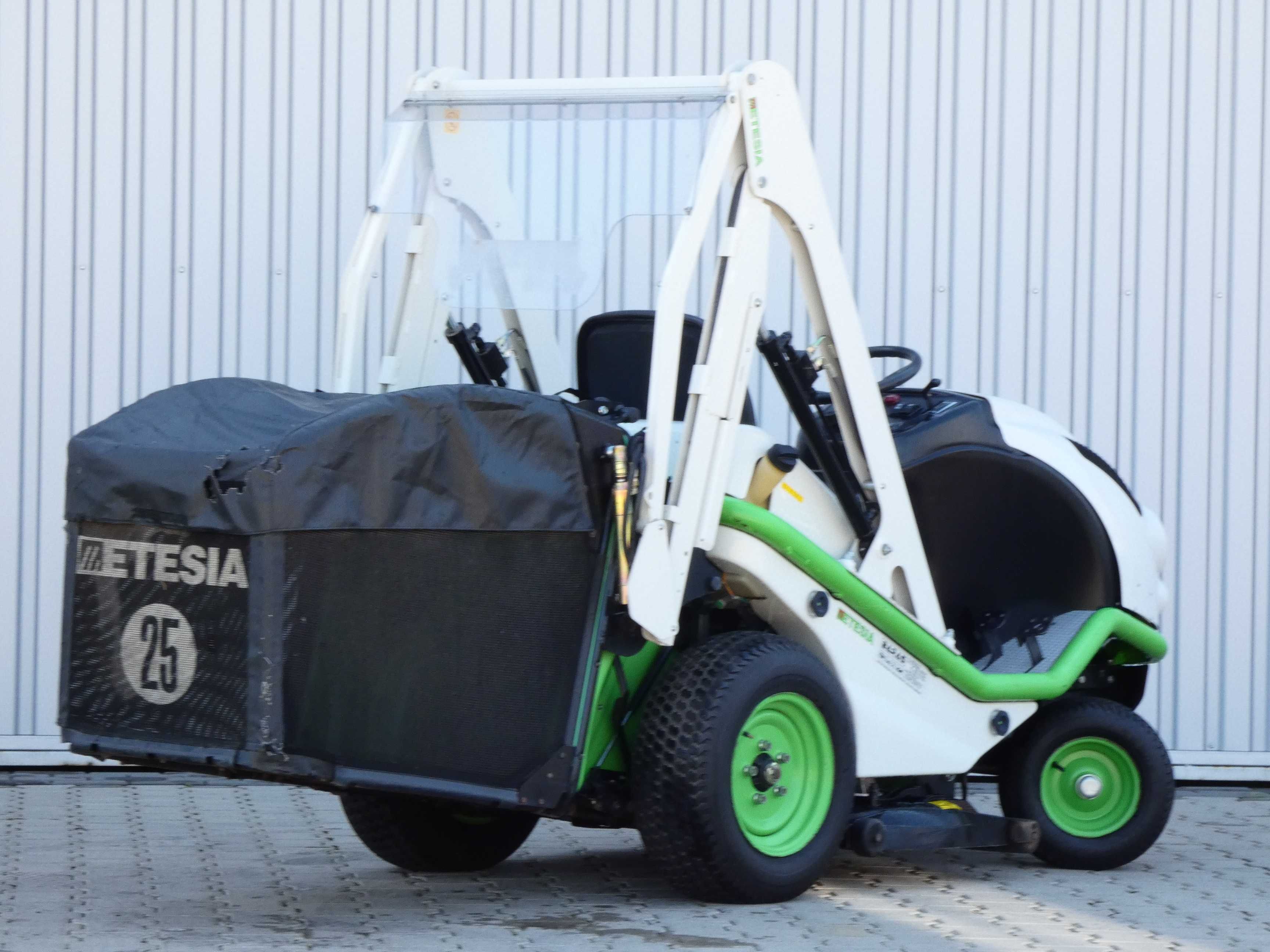 Traktorek kosiarka Etesia Hydro 100 Diesel 20HP (300502) Baras