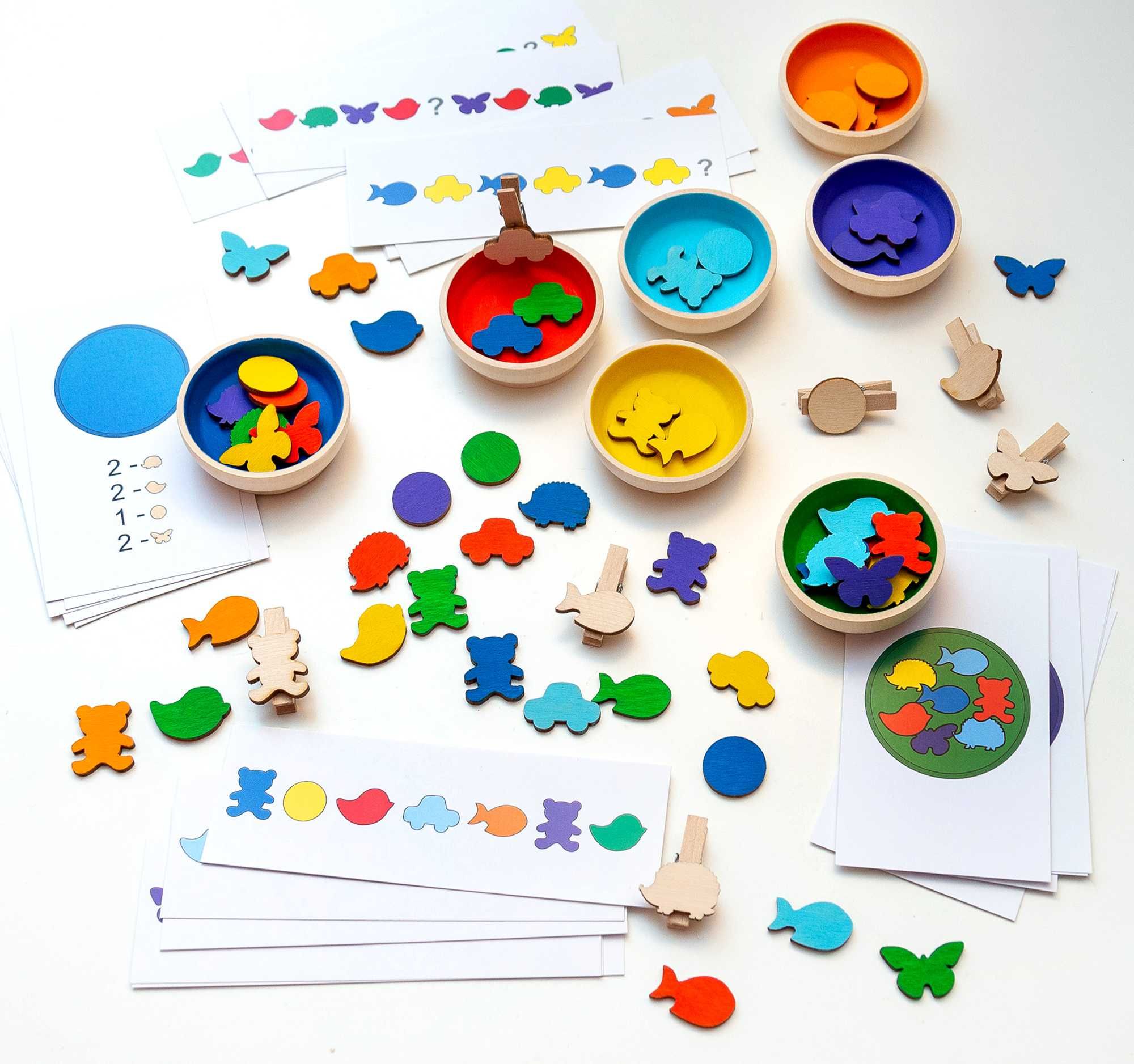 Gra zręcznościowa Montessori. Sorter kolorów. Edukacyjna układanka