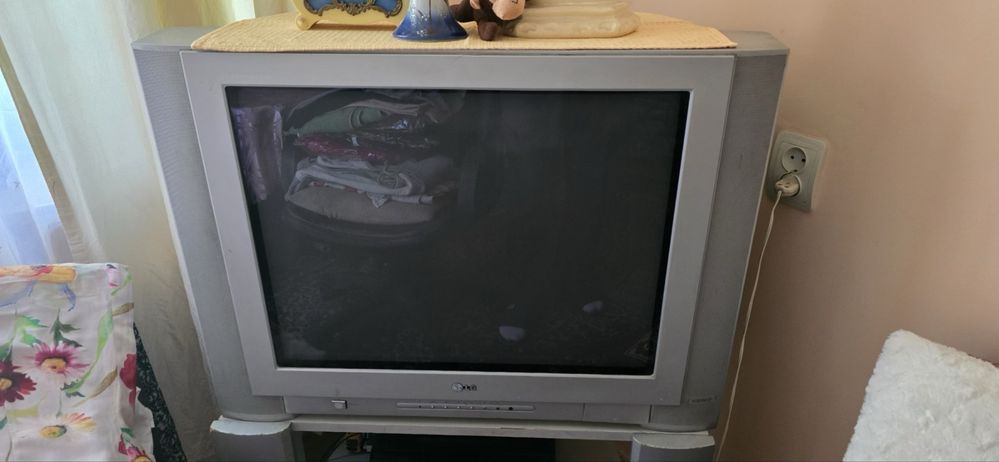 Телевізор LG RE-29FA34RV