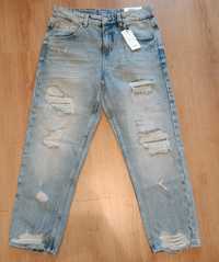 Nowe spodnie jeansowe typu loose z metką CROPP