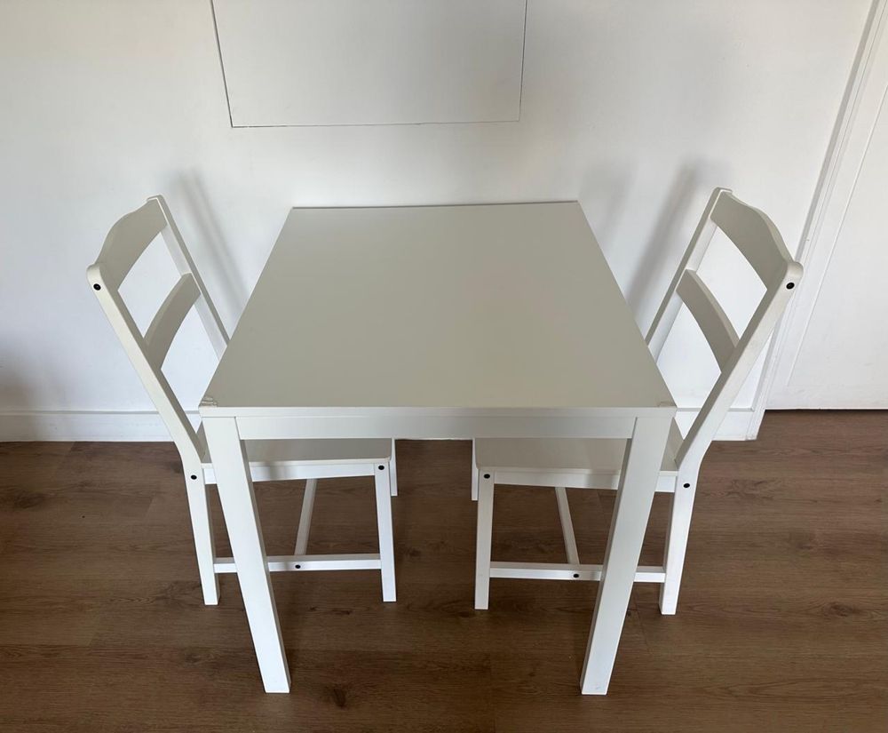 IKEA Mesa Vangsta Extensivel + 4 cadeiras HAUGA branco