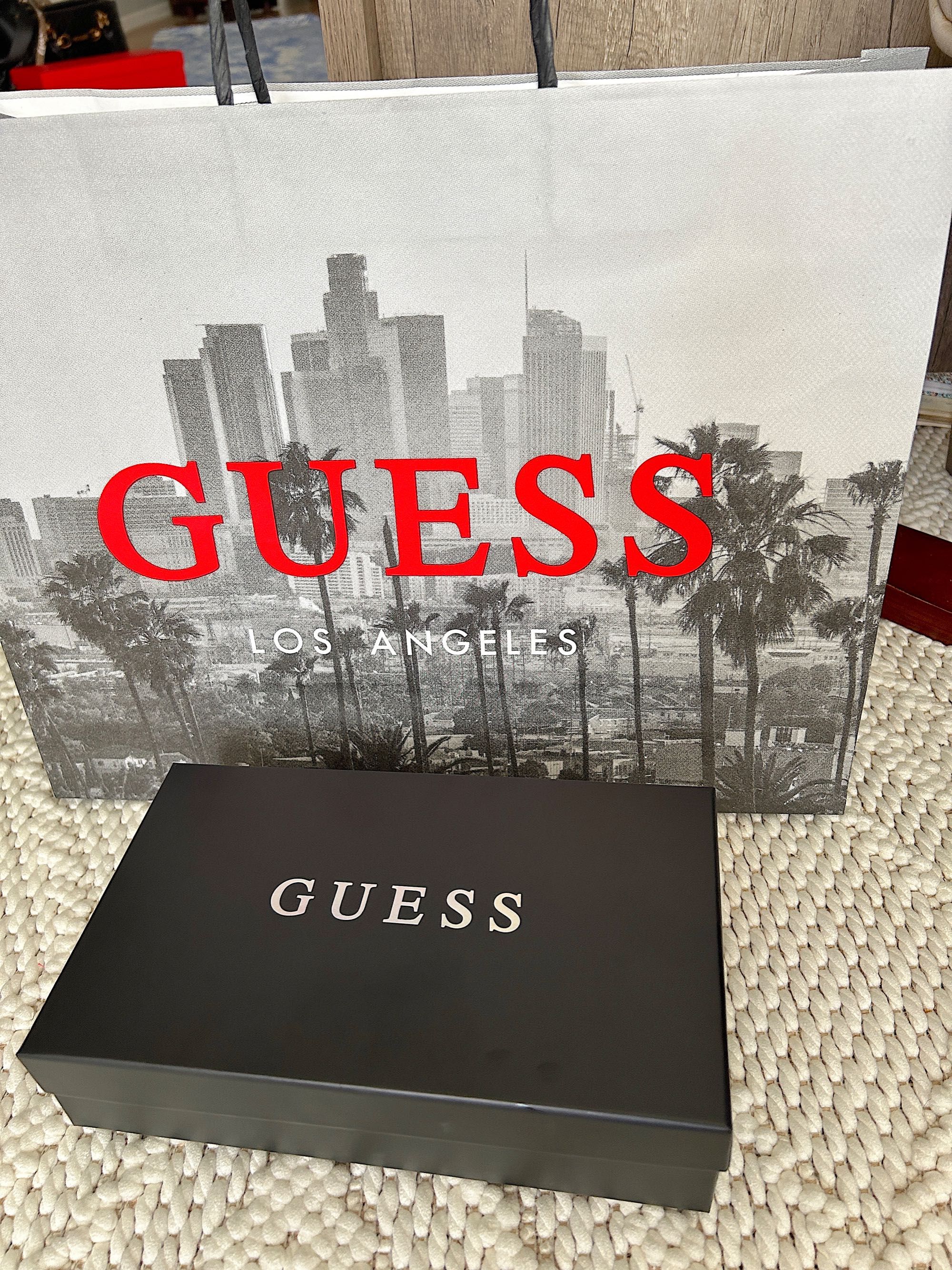 Guess komplet braqnsoletka + kolczyki,  + etui