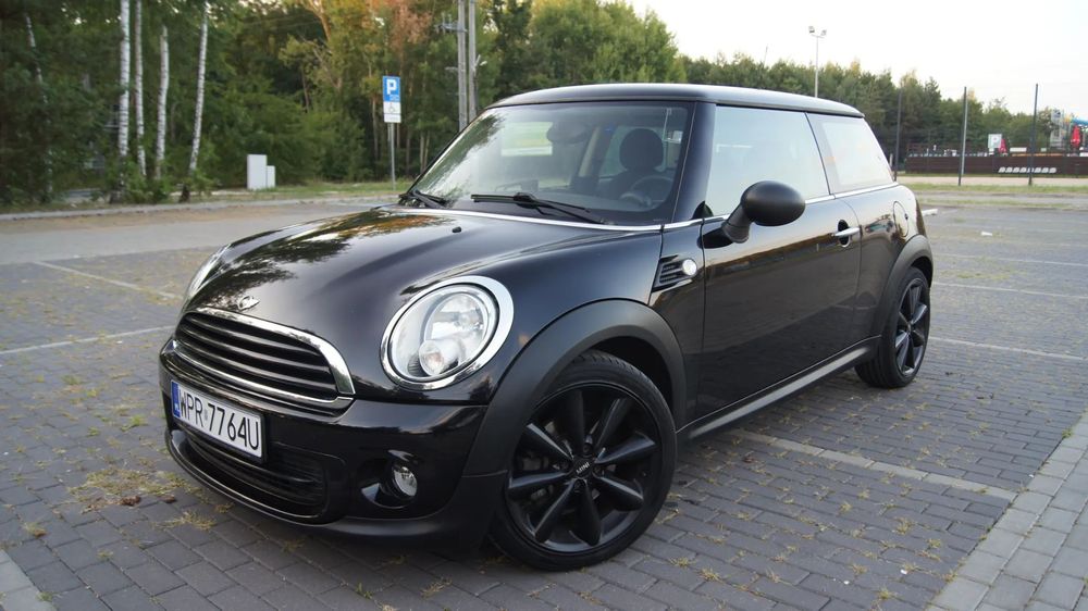 MINI ONE Dwa komplety felg alu, ciekawe wyposażenie, navi, czujniki