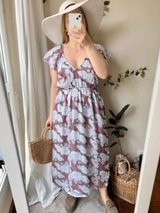 Długa maxi sukienka w kwiaty odkryte plecy z falbanami do kostek na-kd