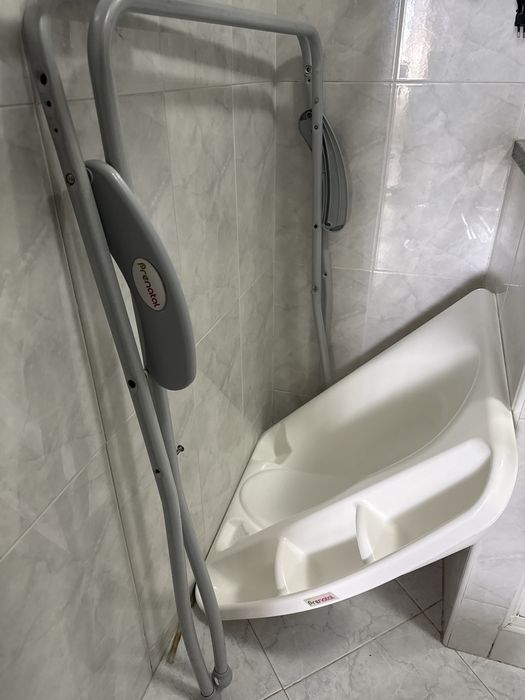 Berço + Carrinho trio + Banheira