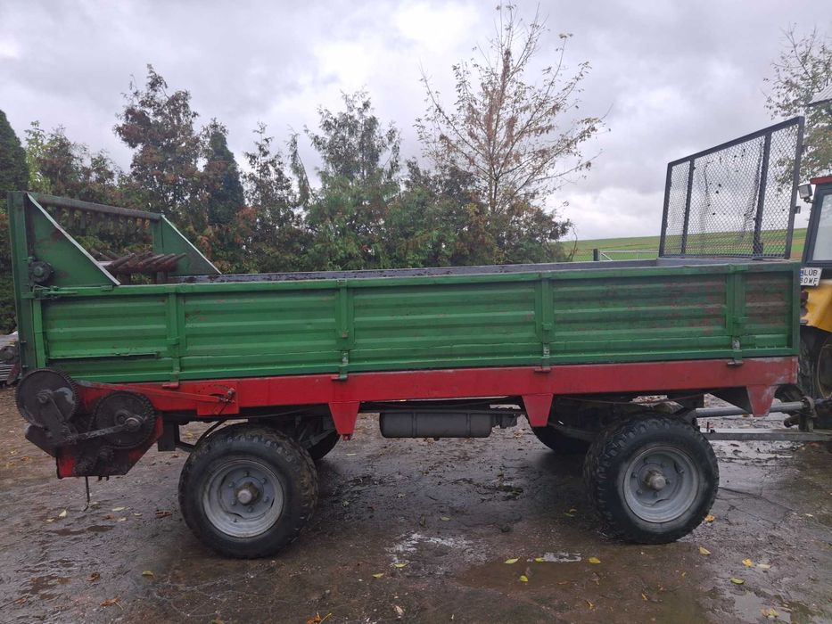 Rozrzutnik dwu osiowy stan dardzo dobry z likwidacji gospodarstwa