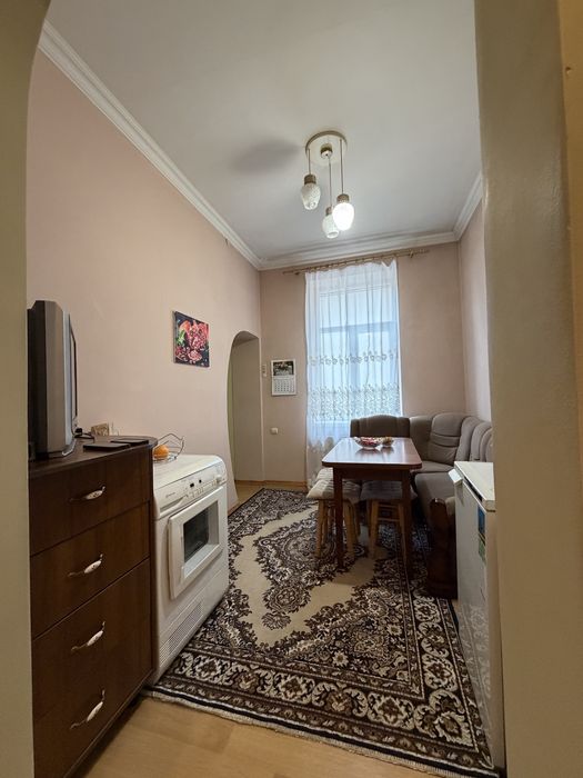 Продаж 2-х кімнатноі квартири