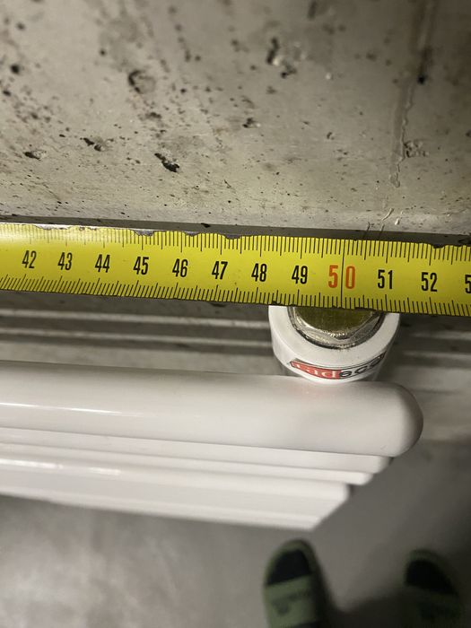 Grzejnik łazienkowy wraz z termostatem