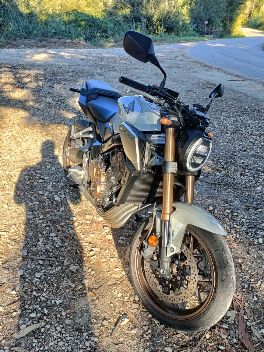 Honda CB650R - Poucos Kms