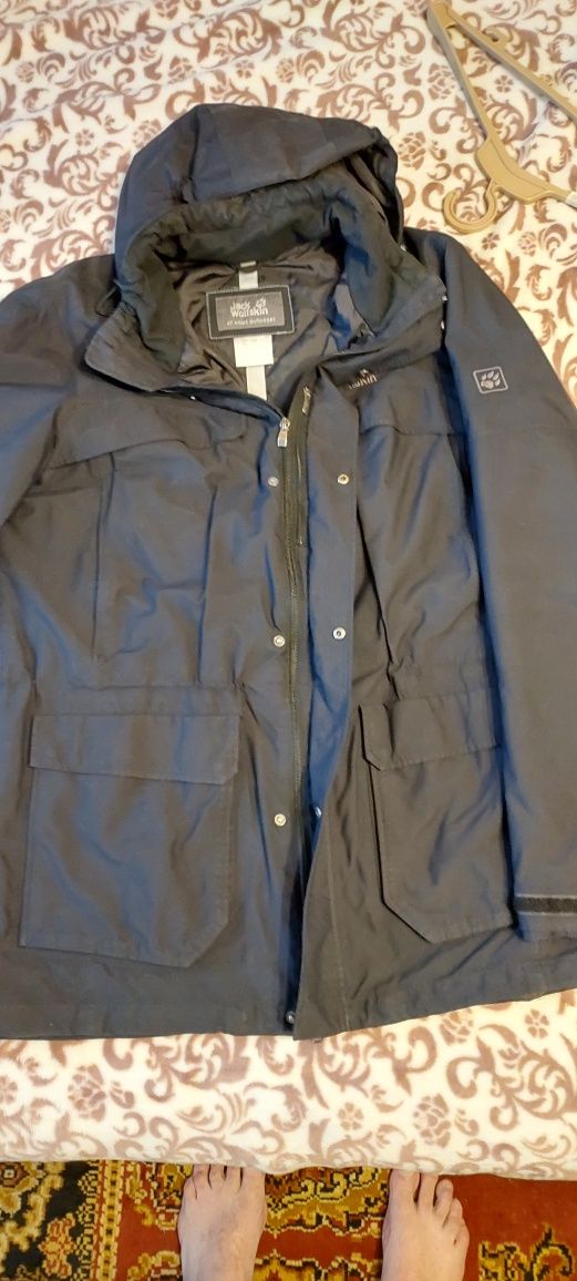 Куртки джек вульфскін 2 шт. Розмір L, XL. В гарному стані