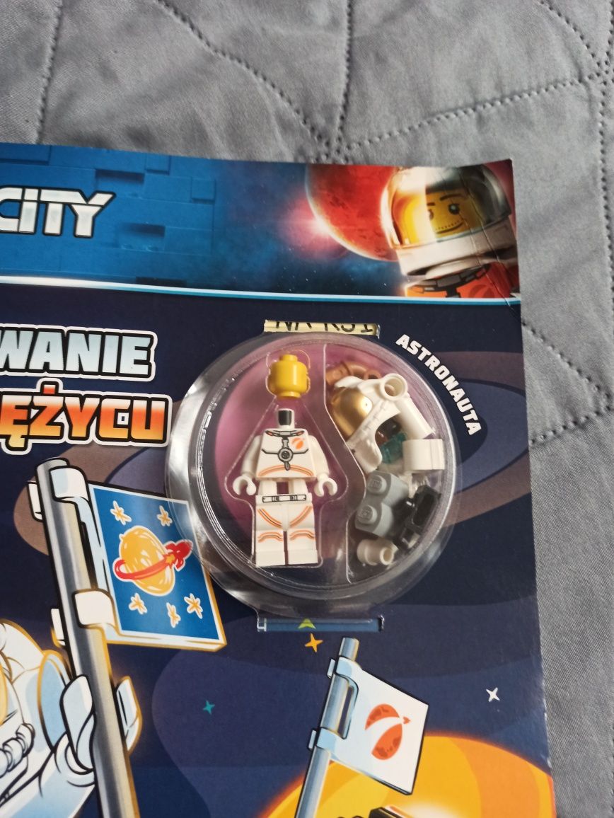 Nowy magazyn Lego City Astronauta lądowanie na księżycu