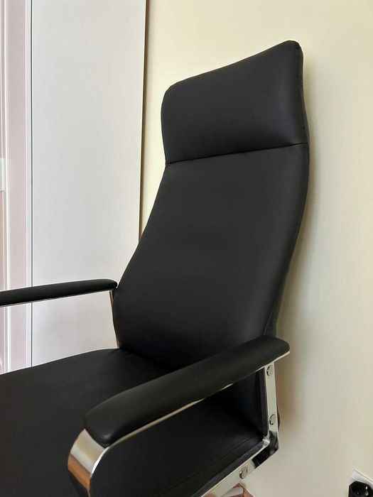 Cadeiras de escritório Leon em pele sintética