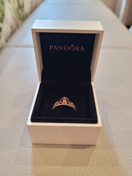 Anel Pandora Tiara Coroa
