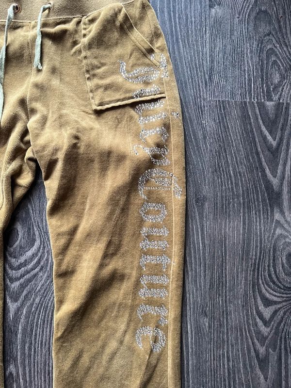 Juicy Couture Black Label spodnie dresowe z diamencikami khaki