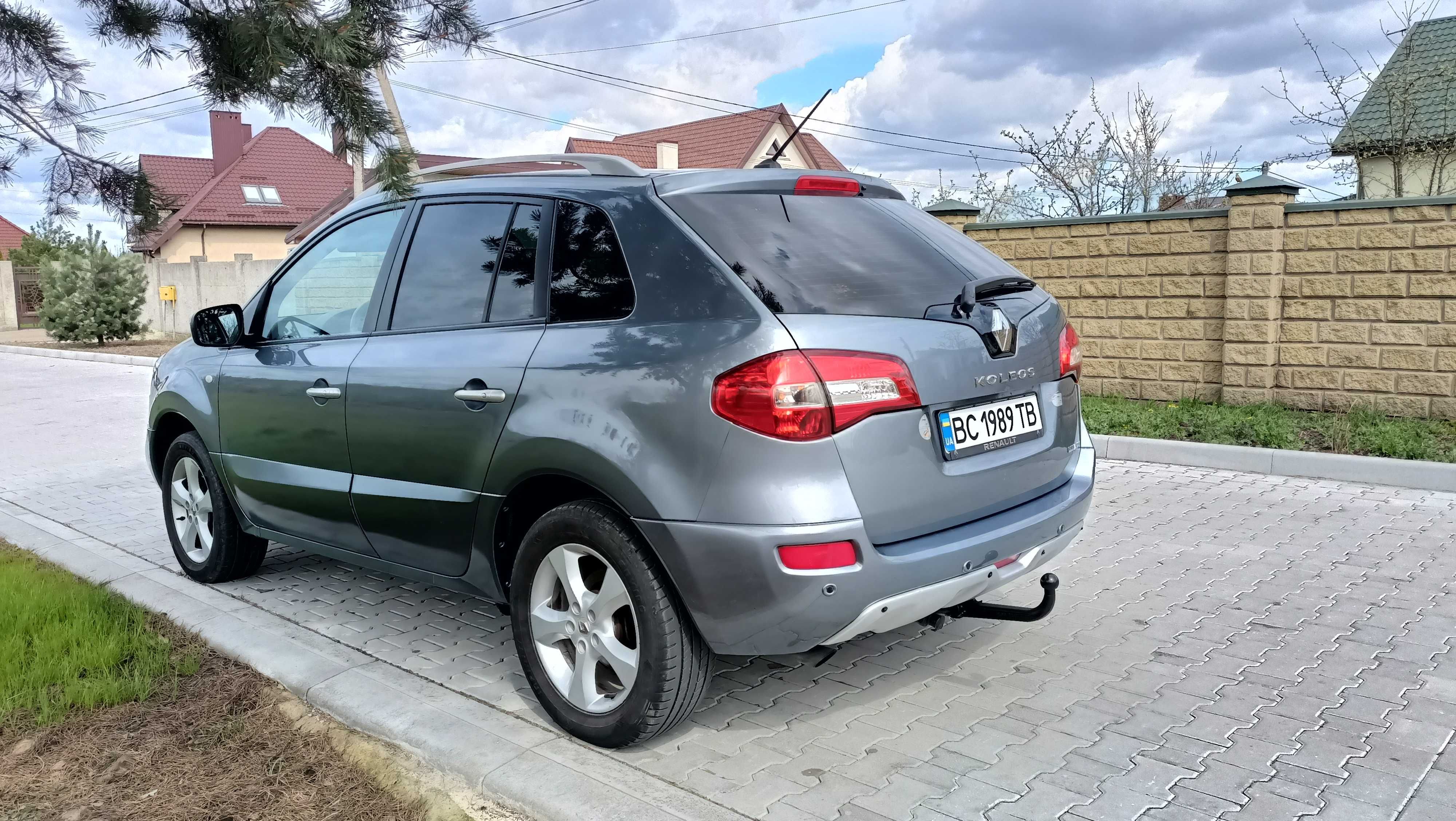 Renault Koleos 2,5 16V комплектація BOSE