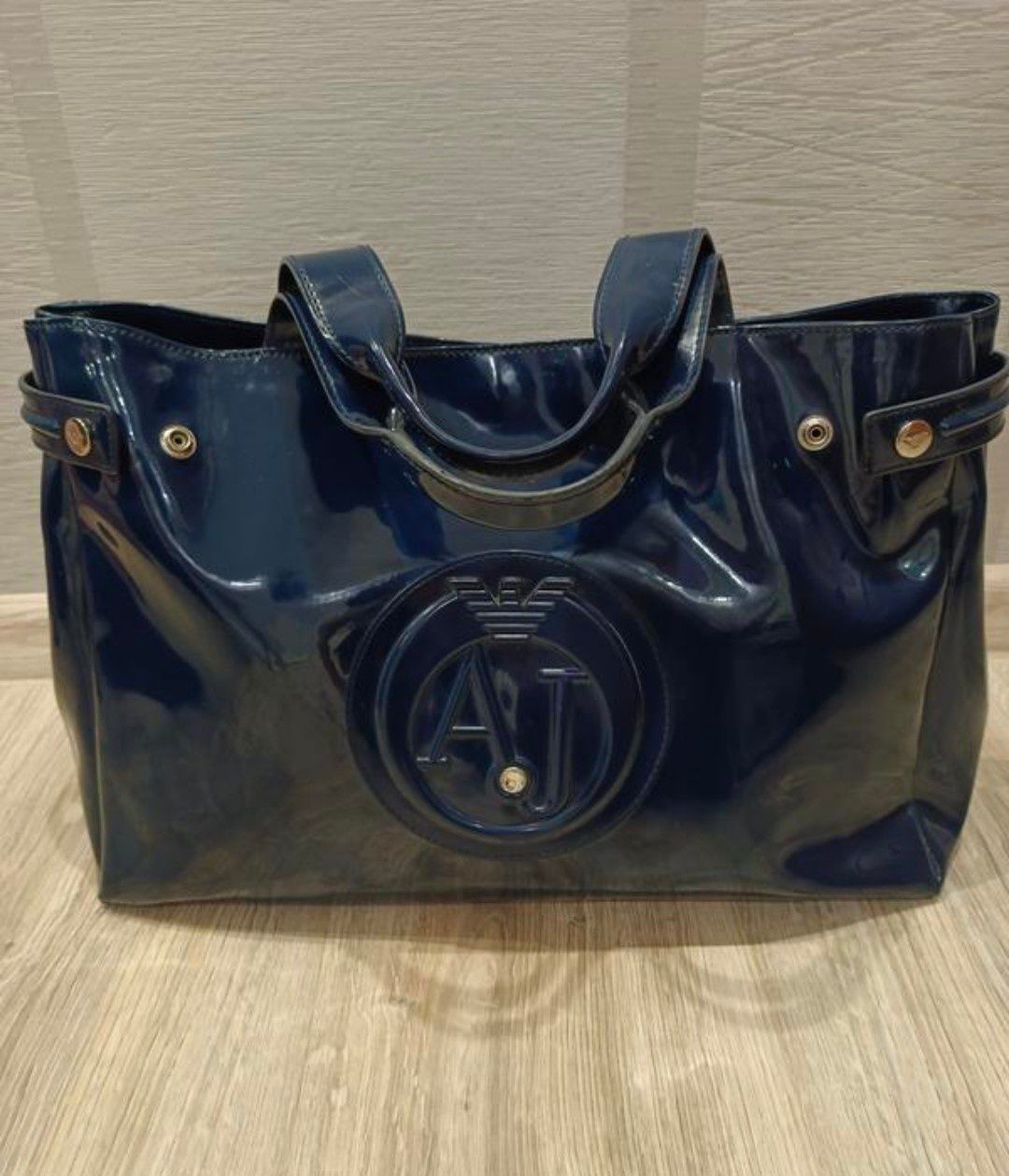Сумка женская лаковая Giorgio Armani