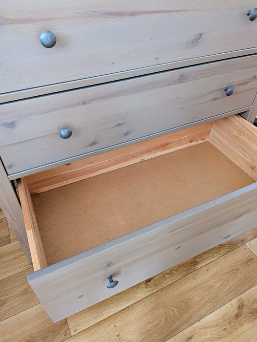 Komoda HEMNES 3 szuflady – styl, jakość i elegancja