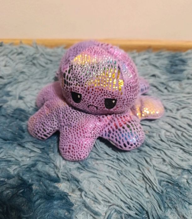 Maskotka ośmiornica dwustronna